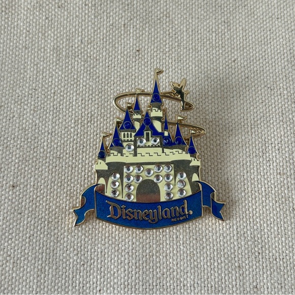 Disneyland Resort Sleeping Beauty Castle Pin (2008) - Picture 1 of 2